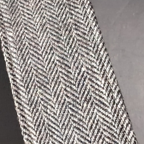 Tommy Hilfiger Women's Black/Gray Leather Belt With Herringbone Pattern,Size L. - Picture 5 of 8